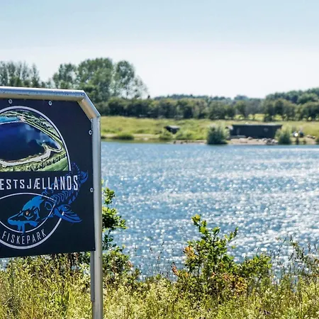 6-person In Eskebjerg-by *